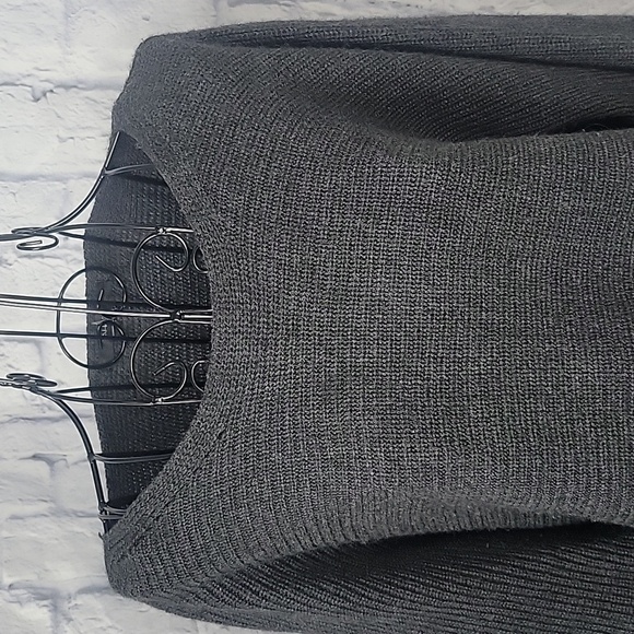 TAHARI Black Ribbed Women's Sweater Chest 50 in. Length 24‎ in. - Picture 2 of 6